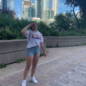 Meet your Posher, Emmanuelle